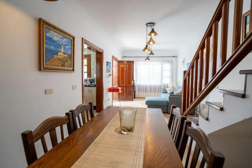בית נופש פלאיה בלנקה Beautiful Home In Lanzarote 5 Mins From Marina