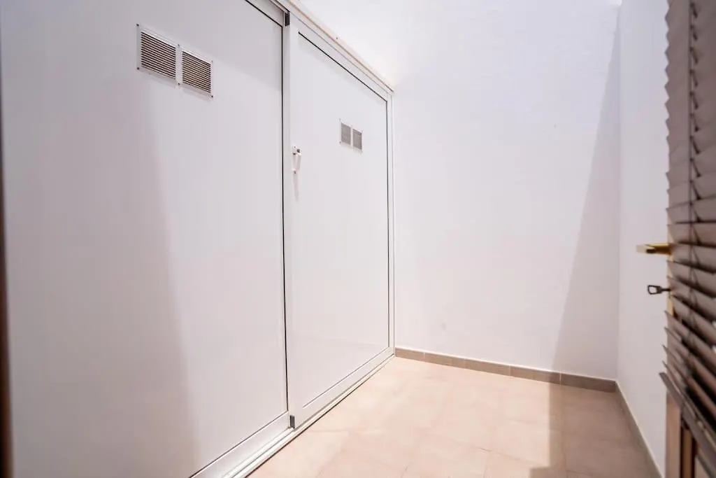 בית נופש פלאיה בלנקה Beautiful Home In Lanzarote 5 Mins From Marina ספרד