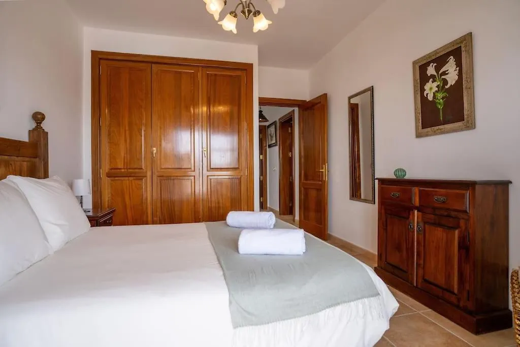 פלאיה בלנקה Beautiful Home In Lanzarote 5 Mins From Marina בית נופש