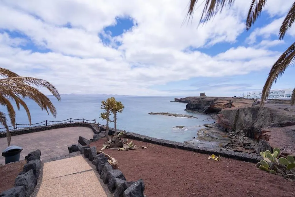 בית נופש פלאיה בלנקה Beautiful Home In Lanzarote 5 Mins From Marina