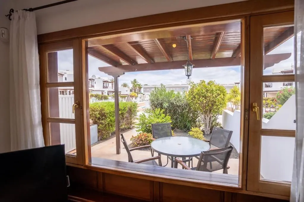 פלאיה בלנקה Beautiful Home In Lanzarote 5 Mins From Marina בית נופש