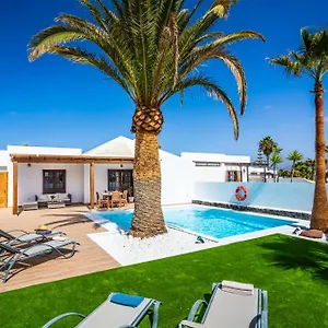 Сasa de vacaciones Axular With Heated Private Pool, Playa Blanca (Lanzarote)