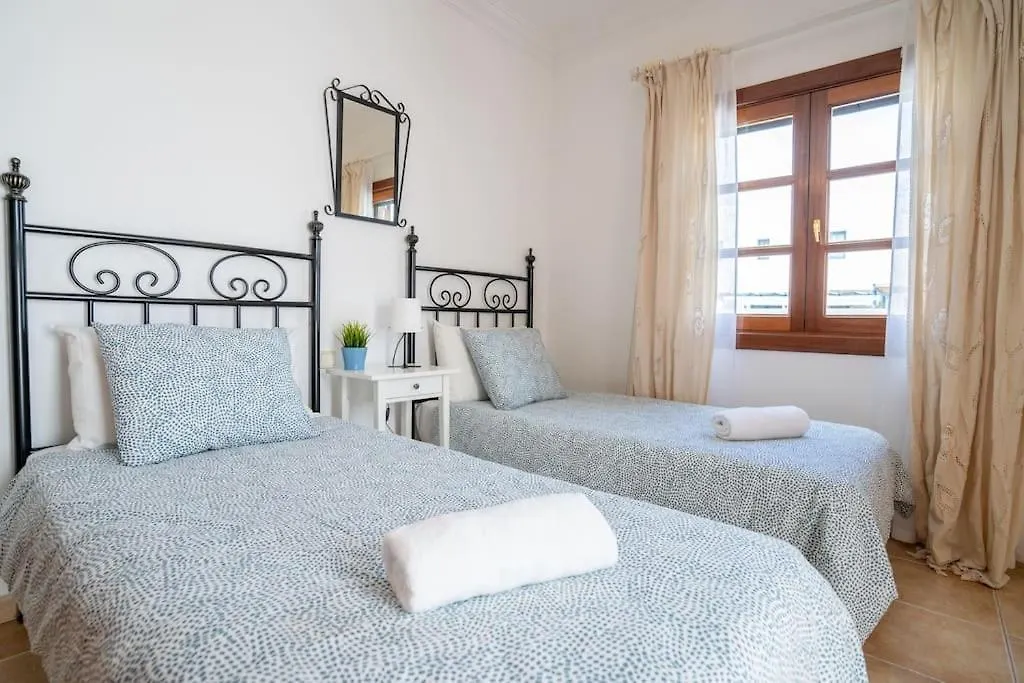 Beautiful Home In Lanzarote 5 Mins From Marina Playa Blanca  0*, Playa Blanca (Lanzarote)